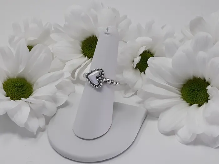 Dian Malouf Rings rs5001 Side Heart Charm Ring On Bubble Band